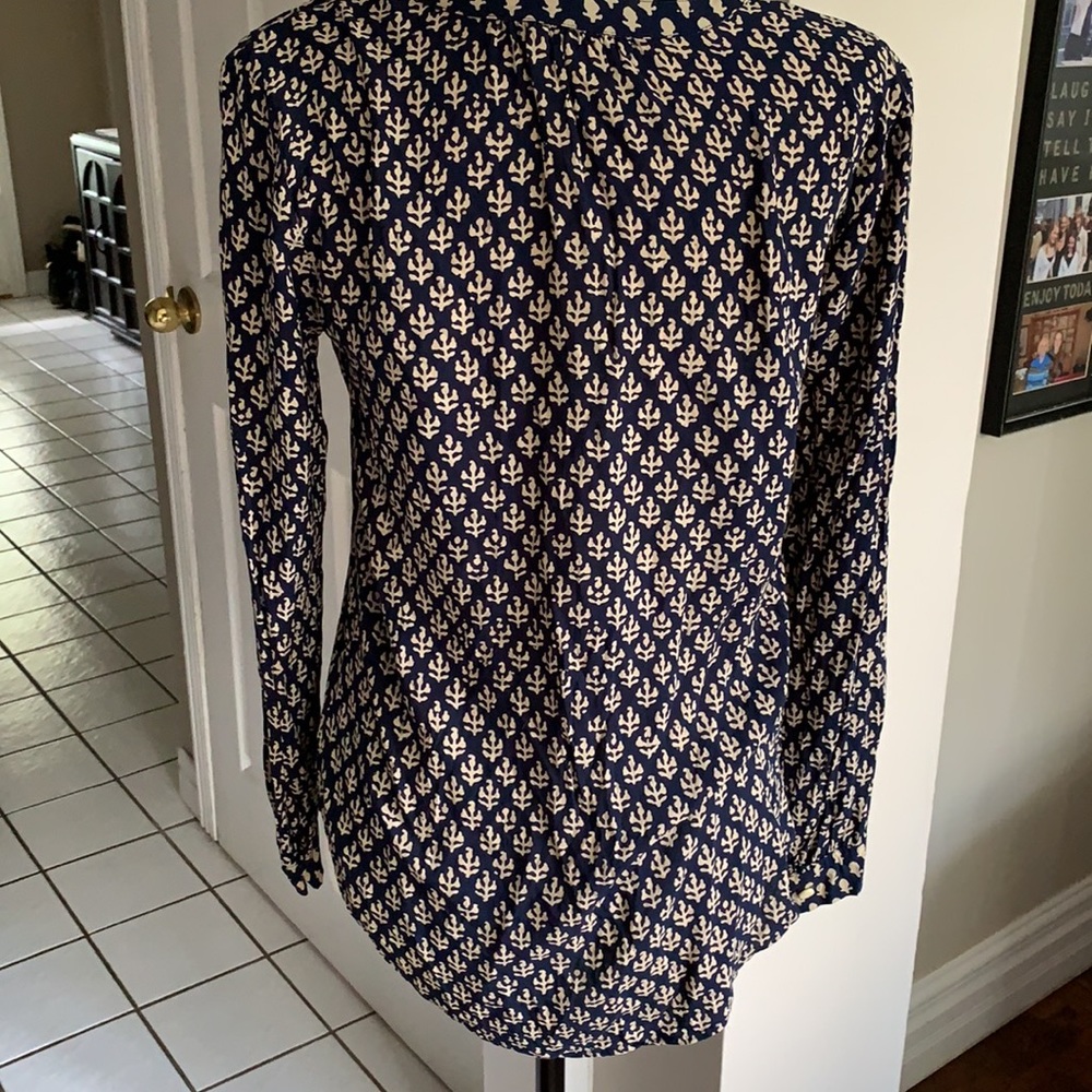 Like new, long sleeve navy/cream top by Velvet - Picture 3 of 6